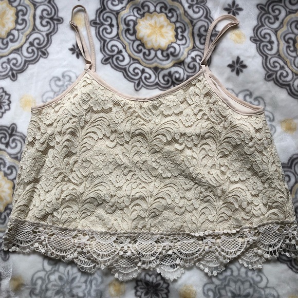 Lace semi-crop top - Picture 2 of 3